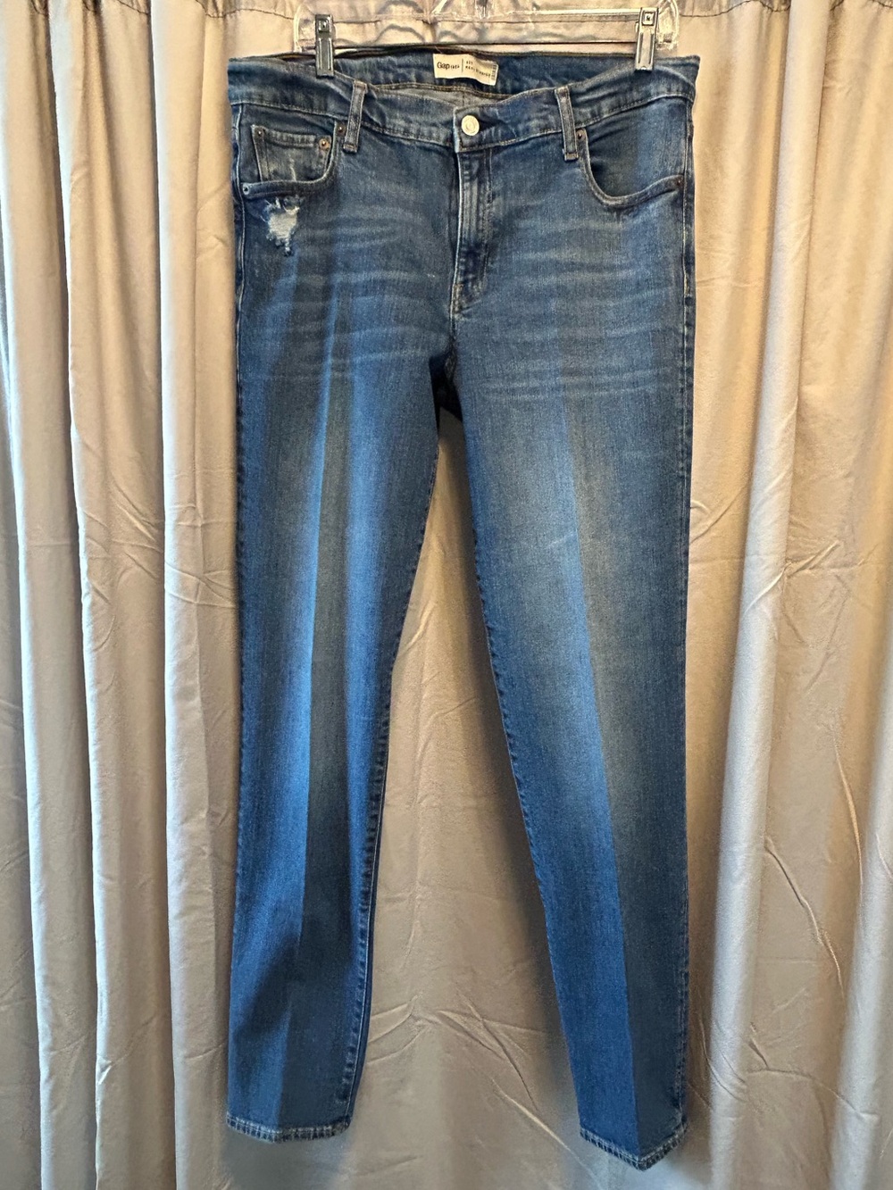 GAP Boot Cut Jeans in Mid Blue